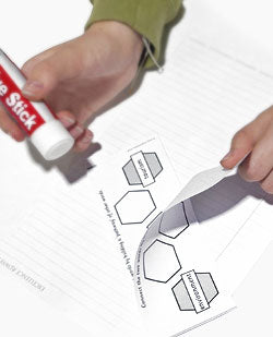 Pack of <strong>8 GLUE STICKS</strong>